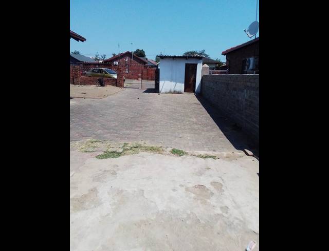 3 BEDROOM HOUSE FOR SALE IN NKOWANKOWA